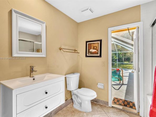 104 Oxford Ct, Royal Palm Beach FL 33411