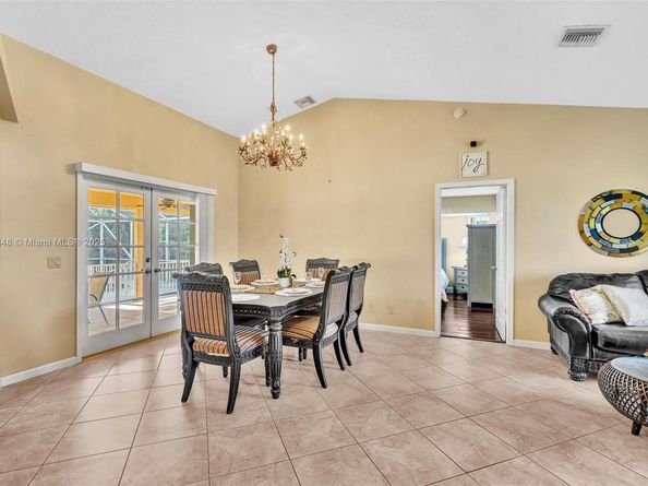 104 Oxford Ct, Royal Palm Beach FL 33411