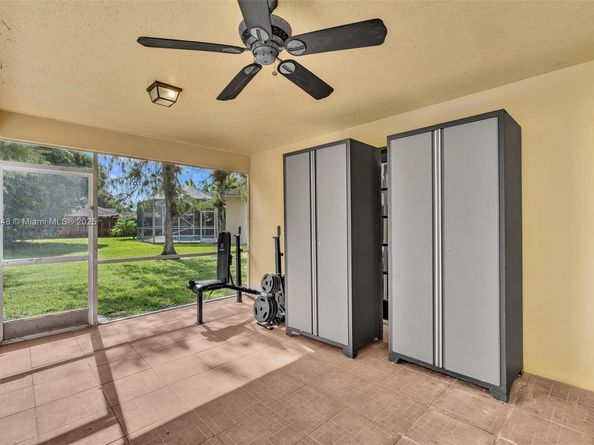 104 Oxford Ct, Royal Palm Beach FL 33411