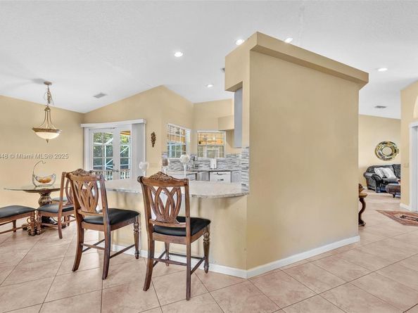 104 Oxford Ct, Royal Palm Beach FL 33411