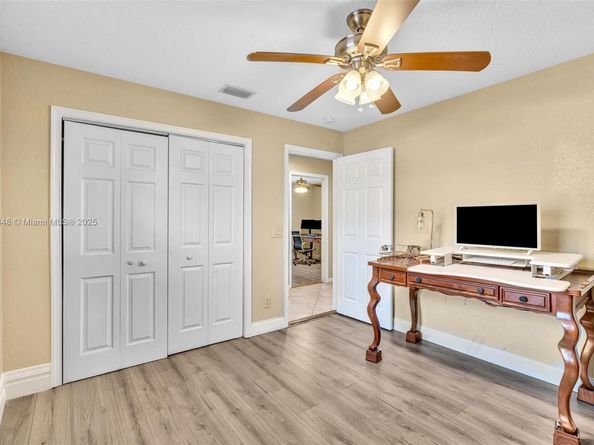 104 Oxford Ct, Royal Palm Beach FL 33411