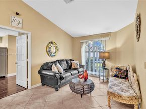 104 Oxford Ct, Royal Palm Beach FL 33411