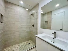 499 SE 13th St 7E, Fort Lauderdale FL 33316