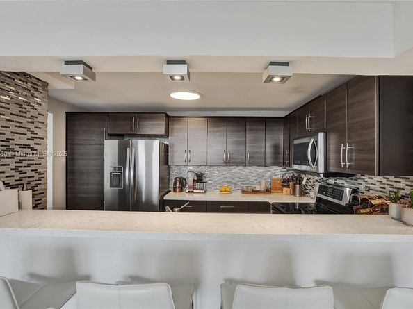 10000 W Bay Harbor Dr PH23, Bay Harbor Islands FL 33154