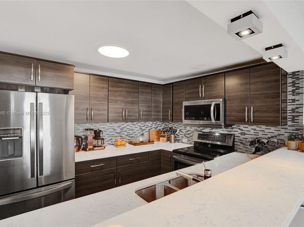 10000 W Bay Harbor Dr PH23, Bay Harbor Islands FL 33154