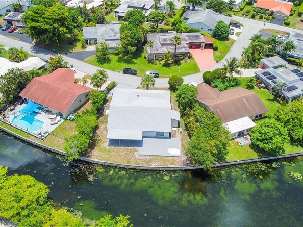 4808 Mango Dr, Tamarac FL 33319
