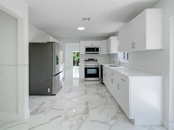 4808 Mango Dr, Tamarac FL 33319