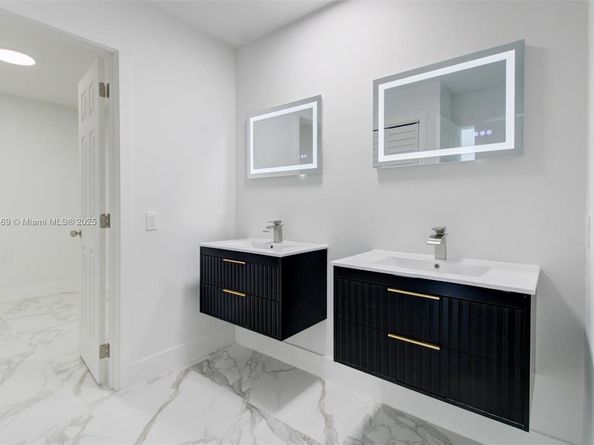 4808 Mango Dr, Tamarac FL 33319