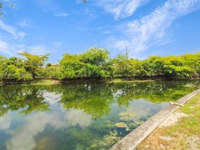4808 Mango Dr, Tamarac FL 33319