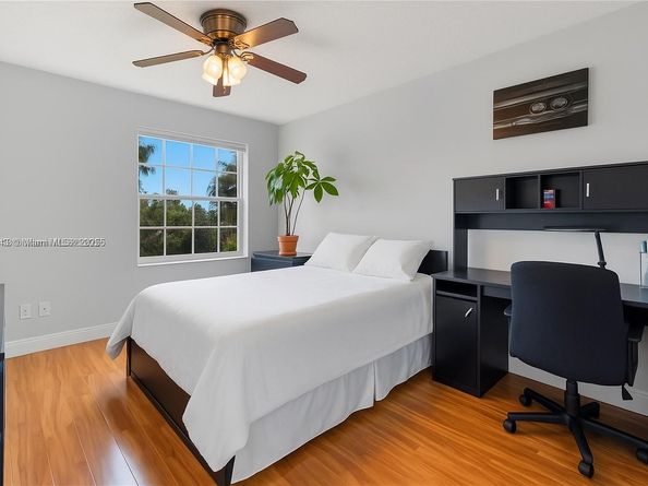 18337 SW 4th St, Pembroke Pines FL 33029