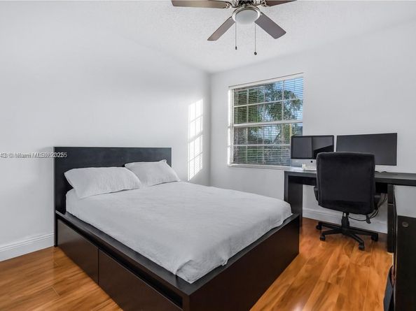 18337 SW 4th St, Pembroke Pines FL 33029