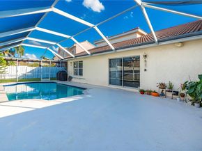 18337 SW 4th St, Pembroke Pines FL 33029