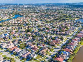 18337 SW 4th St, Pembroke Pines FL 33029