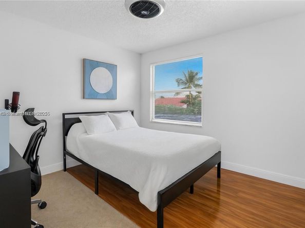 18337 SW 4th St, Pembroke Pines FL 33029