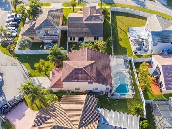 18337 SW 4th St, Pembroke Pines FL 33029