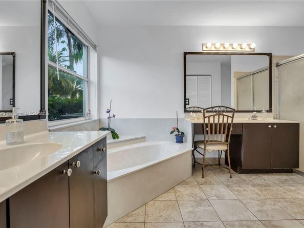 18337 SW 4th St, Pembroke Pines FL 33029