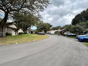 1540 NW 98th Ter, Pembroke Pines FL 33024