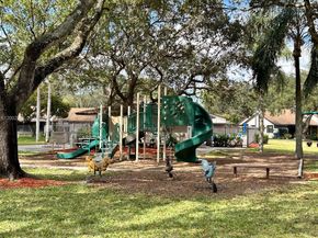 1540 NW 98th Ter, Pembroke Pines FL 33024