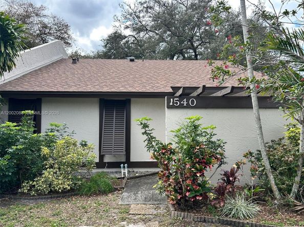 1540 NW 98th Ter, Pembroke Pines FL 33024