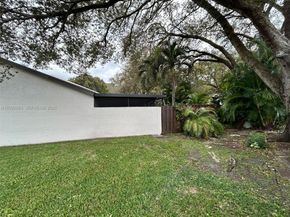 1540 NW 98th Ter, Pembroke Pines FL 33024