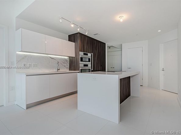 851 NE 1st Ave 1608, Miami FL 33132