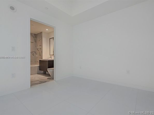 851 NE 1st Ave 1608, Miami FL 33132