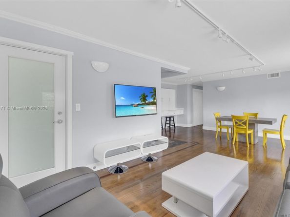 1100 11th St 208, Miami Beach FL 33139