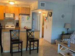 322 Taylor St 2D, Hollywood FL 33019