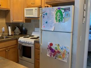 322 Taylor St 2D, Hollywood FL 33019