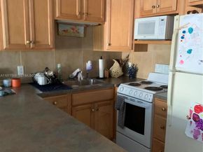 322 Taylor St 2D, Hollywood FL 33019