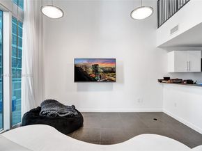 300 S Biscayne Blvd L1206, Miami FL 33131