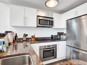 300 S Biscayne Blvd L1206, Miami FL 33131