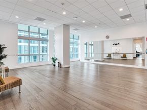 300 S Biscayne Blvd L1206, Miami FL 33131