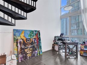 300 S Biscayne Blvd L1206, Miami FL 33131