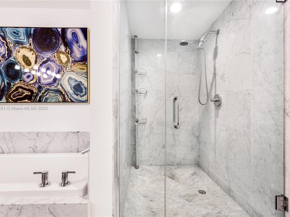 244 Biscayne Blvd 4604, Miami FL 33132