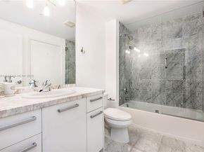 244 Biscayne Blvd 4604, Miami FL 33132