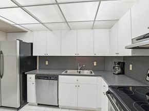 4350 Hillcrest Dr 702, Hollywood FL 33021