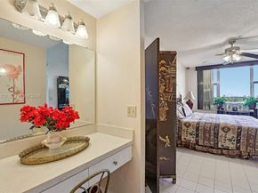 4350 Hillcrest Dr 702, Hollywood FL 33021