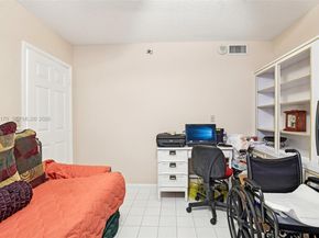 4350 Hillcrest Dr 702, Hollywood FL 33021