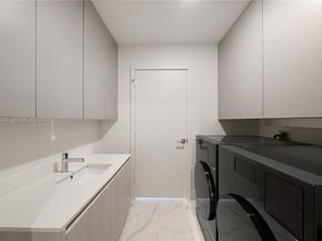 3131 NE 7th Ave PH5202, Miami FL 33137