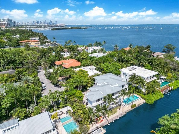 3835 Carole Ct, Miami FL 33133