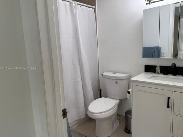 3582 NE 171st St 201, North Miami Beach FL 33160