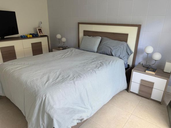 3582 NE 171st St 201, North Miami Beach FL 33160