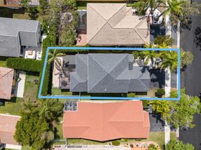 1500 Canary Island Dr, Weston FL 33327