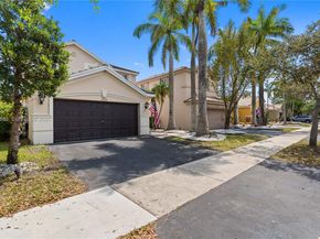 1500 Canary Island Dr, Weston FL 33327