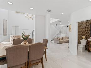 1500 Canary Island Dr, Weston FL 33327