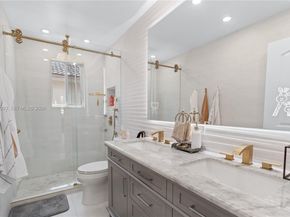 1500 Canary Island Dr, Weston FL 33327