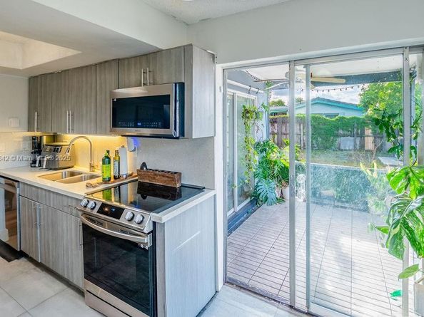 3531 NW 34th Ave, Lauderdale Lakes FL 33309