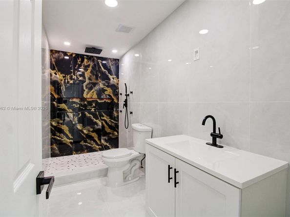 2840 NW 171st St, Miami Gardens FL 33056