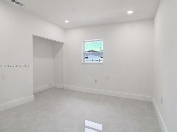 2840 NW 171st St, Miami Gardens FL 33056